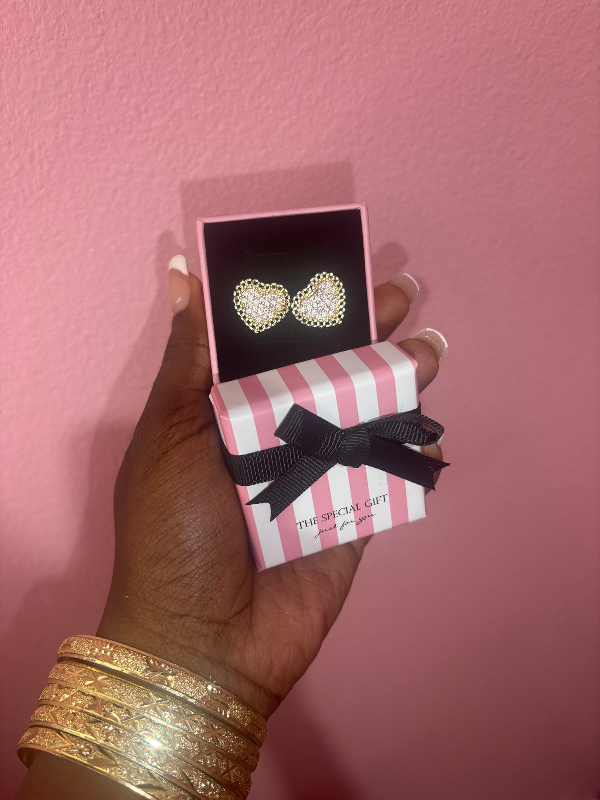 Pinka Heart Studs